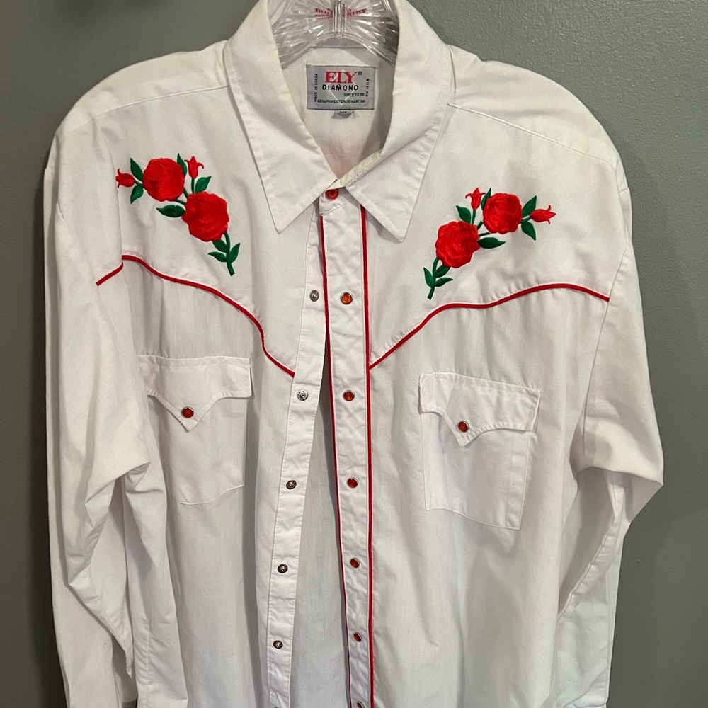 Ely Diamond Vintage Western Shirt “Rodeo Rose” in EUC Size XL Red Pearl Snaps